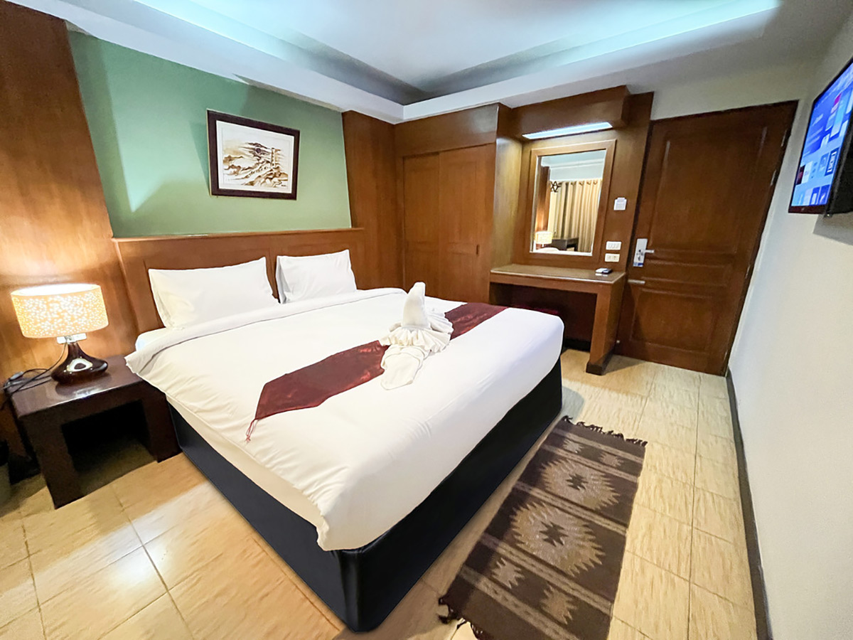 Deluxe-King-Room-1