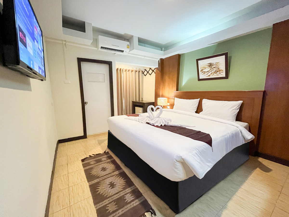 Deluxe-King-Room-3