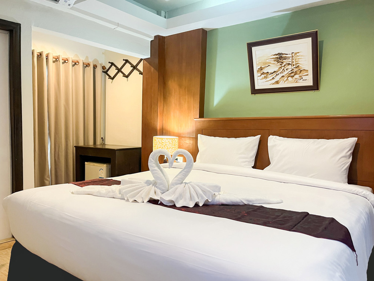 Deluxe-King-Room-4