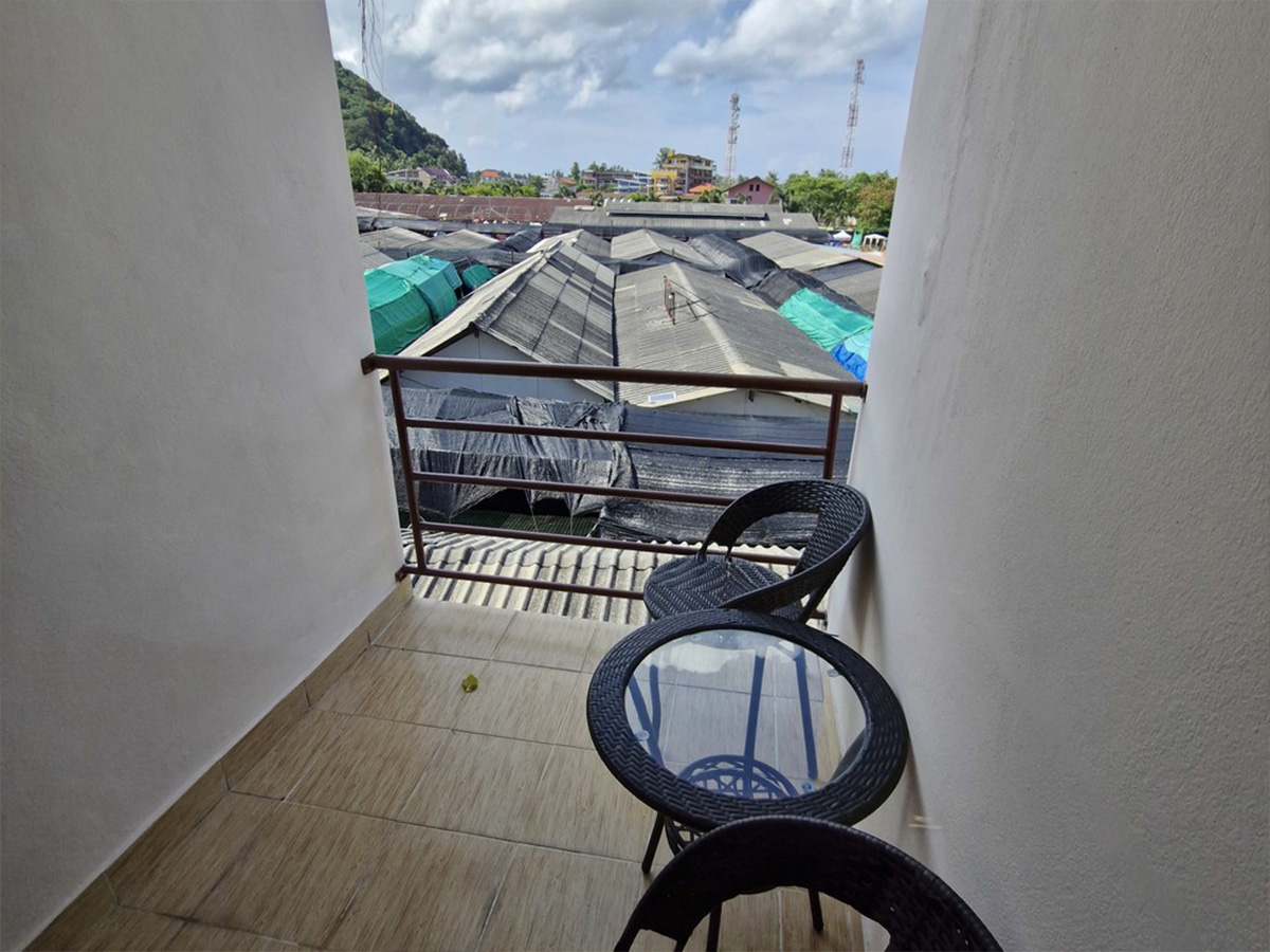 twin-balcony-6